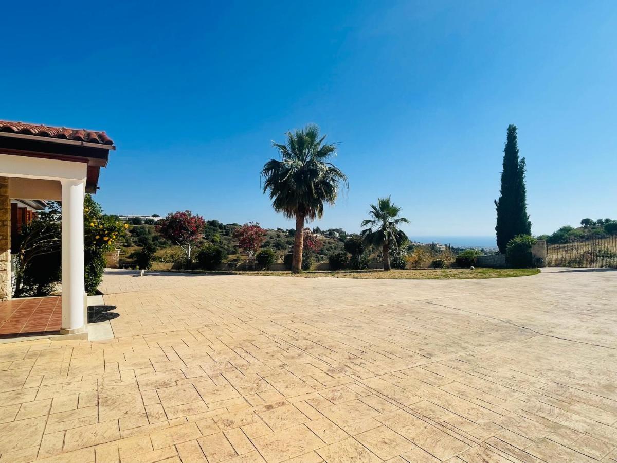 Beautiful Home Paphos Buitenkant foto