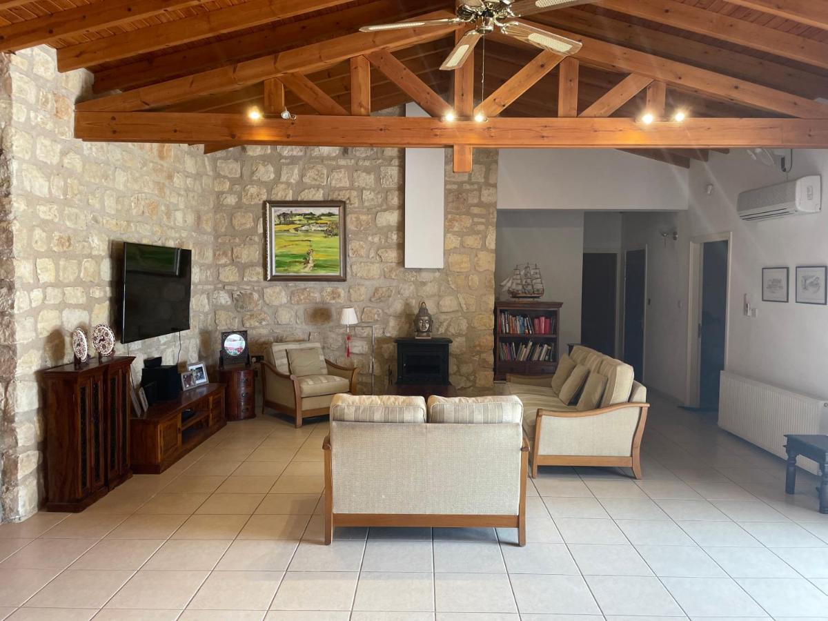 Beautiful Home Paphos Buitenkant foto