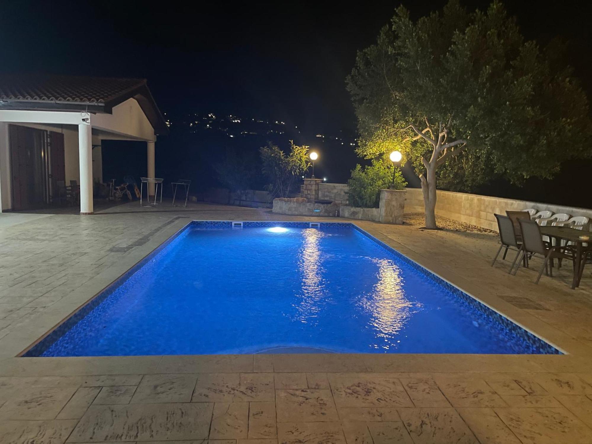 Beautiful Home Paphos Buitenkant foto